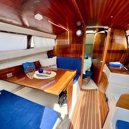 Nuit Insolite Sur Le Voilier Marmara Au Havre Botel