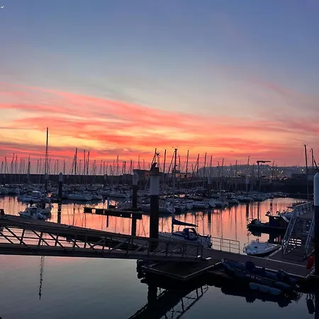 Nuit Insolite Sur Le Voilier Marmara Au Havre Botel *